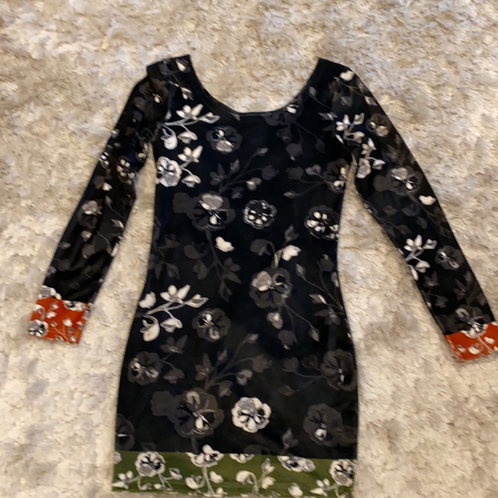 Joan Davis Design ~ long sleeve Dress